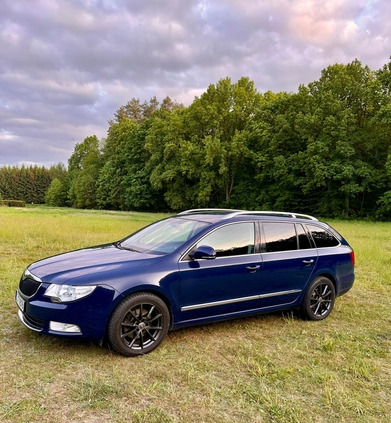 Skoda Superb cena 30500 przebieg: 285000, rok produkcji 2012 z Złocieniec małe 232